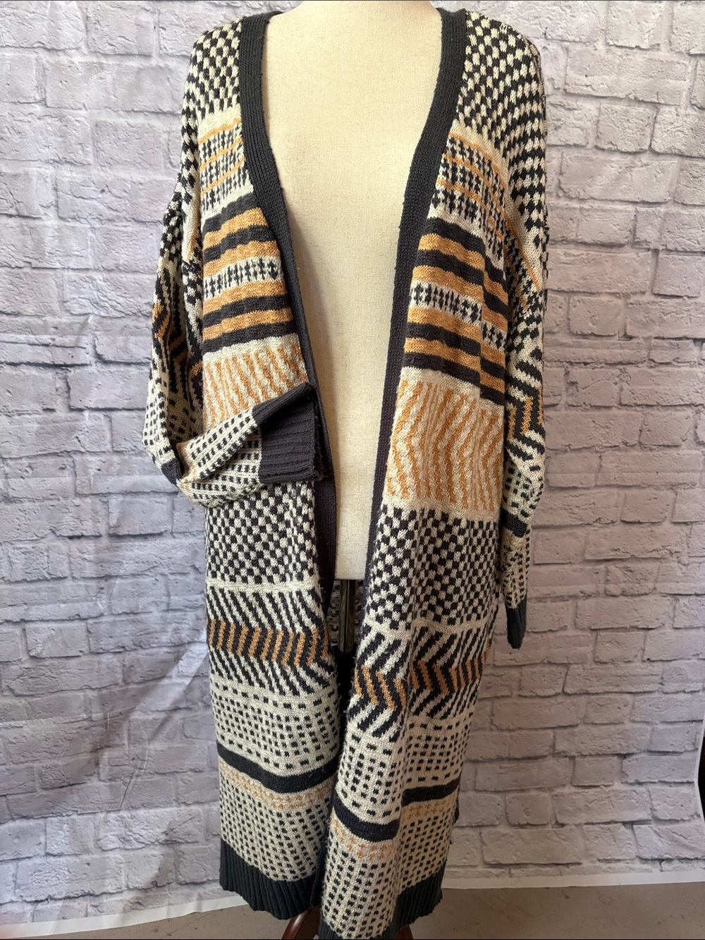 Marked Women’s Open-Front Geometric Long Cardigan Sweater Black, Cream & Tan 3X